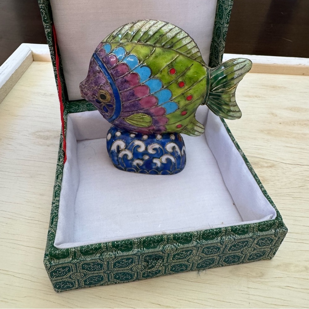 Beautiful DS Starr Cloisonné Tropical Fish Figurine On Stand Enamel Multicolor - Picture 3 of 14